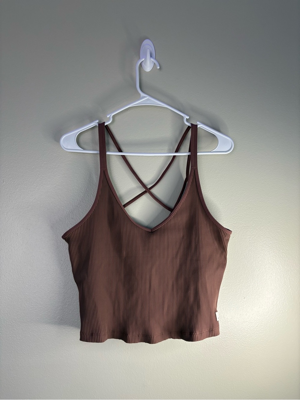 Vuori Ribbed Crossback Cropped Tank - Brown